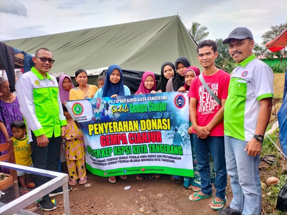 Bantu Korban Gempa Cianjur, Buruh FSP KEP KSPSI Distribusikan Uang Tunai Dan Sembako Sebesar Rp 264.771.000